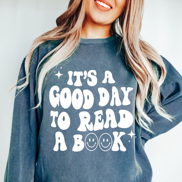Comfort Colors Sweatshirt, Book Lover Sweatshirt, Gift for Book Lovers, Vintage Sweatshirt, Oversized Boho Sweatshirt for Women