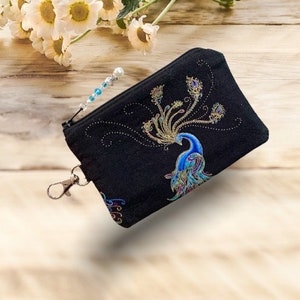 Porte-monnaie en tissu métallisé paon, pochette à fermeture éclair, matelassage en coton, porte-boutons pour cartes, jolie tirette de perles, fermoir pivotant