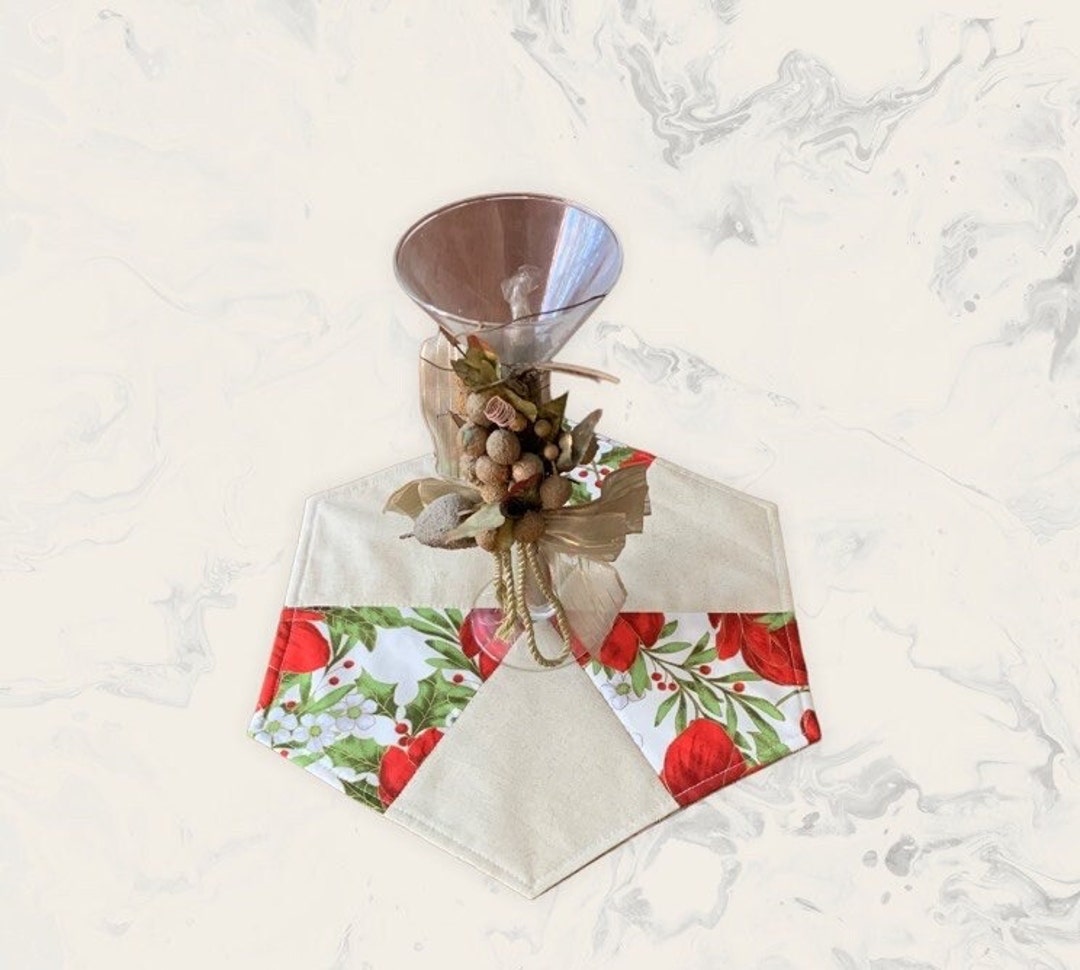 Holiday Candle Quilted Table Topper NCU0NNT1733