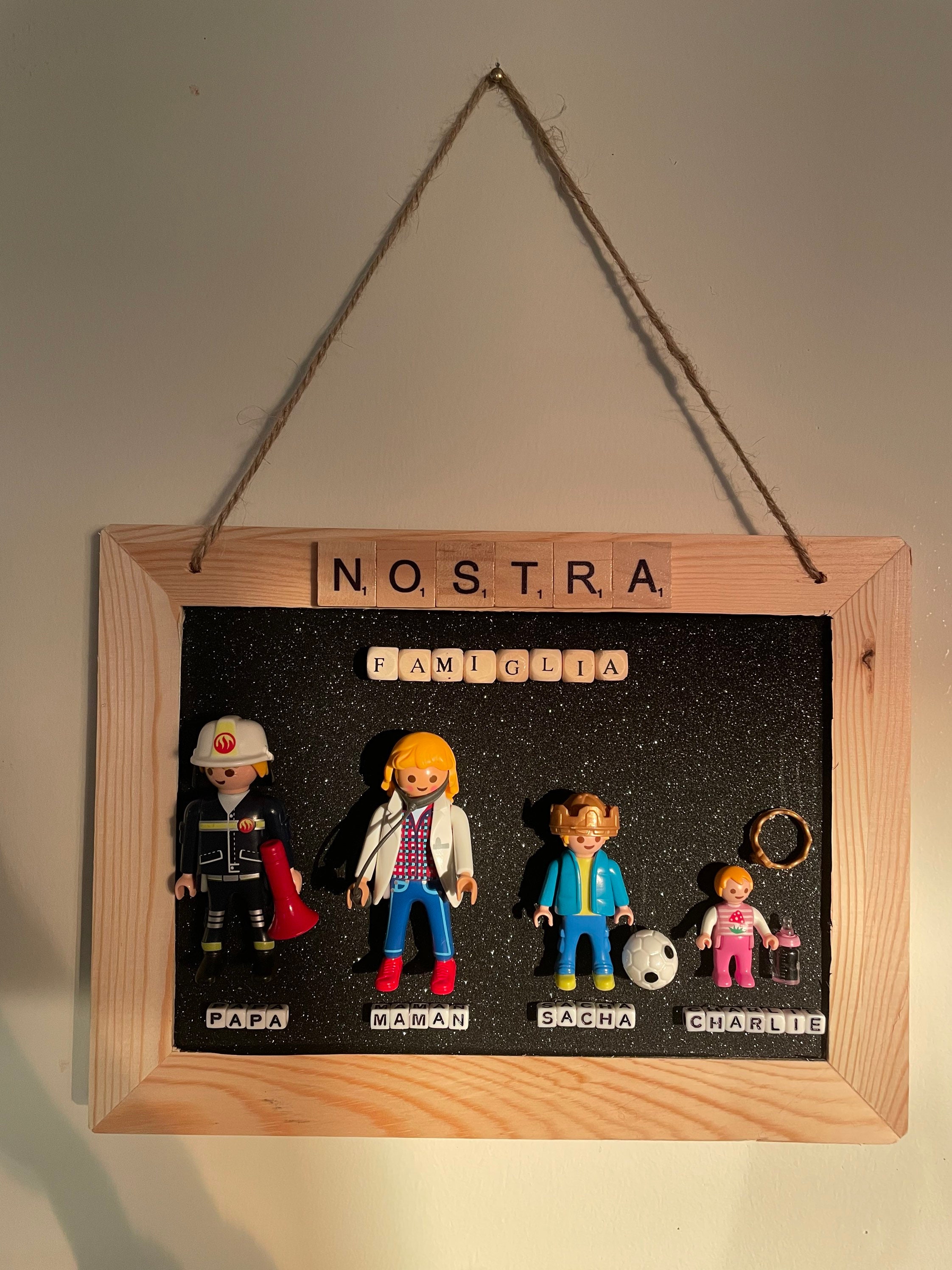 Ardoise Famille 4 Playmobils | Fond Noir