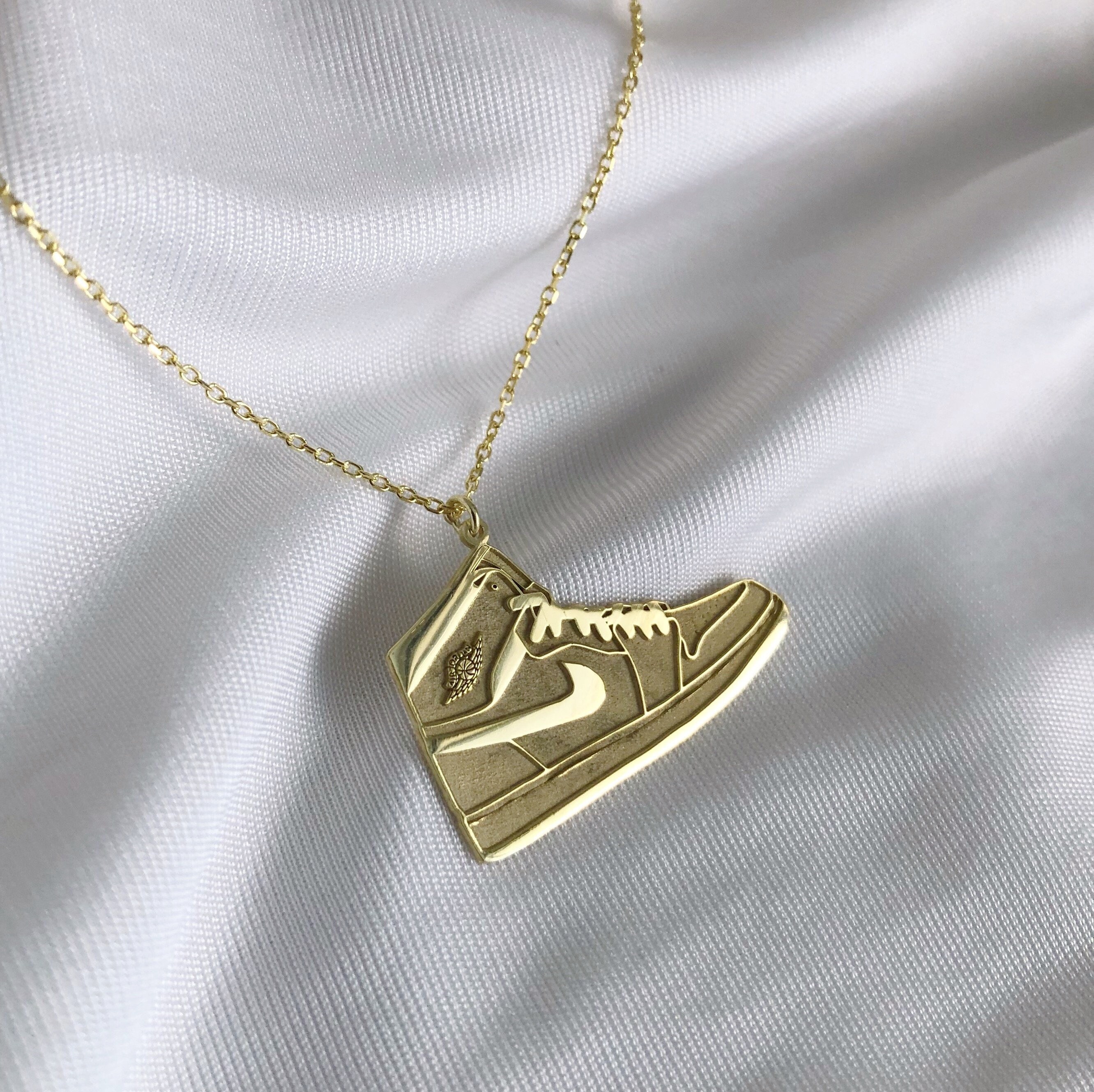 Rhodium-plated 925 Silver He Loves Me Saying Pendant with 18 Necklace Jewels Obsession Saying Necklace Rhodium-plated 925 Silver He Loves Me Saying Pendant with 18 Necklace Jewels Obsession Saying Necklace