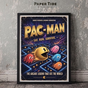 Może przedstawiać: Oprawiony plakat przedstawiający grę zręcznościową Pac-Man. Projekt ukazuje żółtą postać Pac-Mana oraz czerwone, różowe, niebieskie i pomarańczowe duszki w niebieskim neonowym labiryncie. Tekst zawiera NAMCO PRESENTS A MIDWAY PRODUCTION, PAC-MAN, EAT. RUN. SURVIVE. oraz THE ARCADE LEGEND THAT ATE THE WORLD.