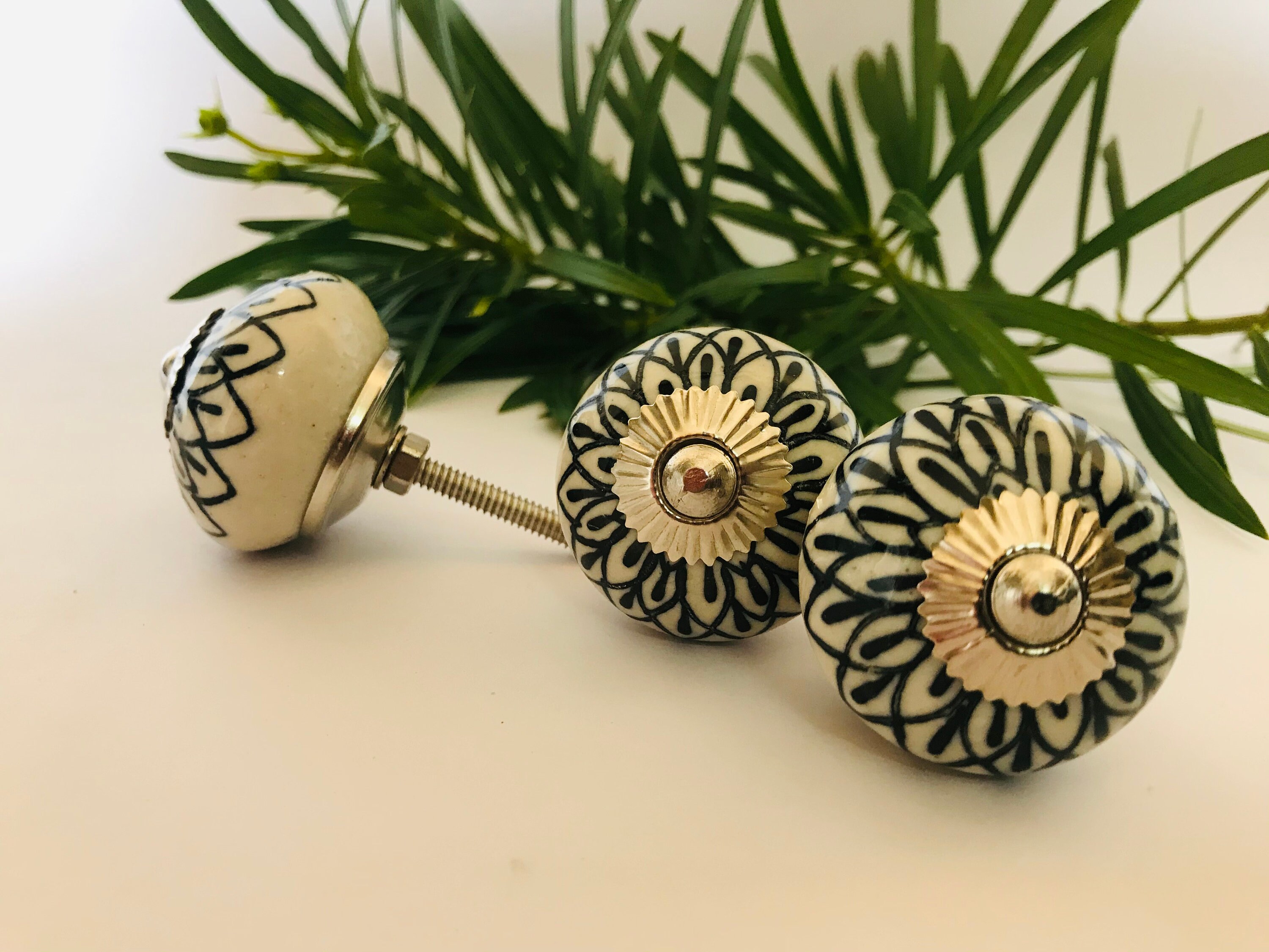 Schwarz-Weiß Handgemachte Designer Keramik Knäufe/Handbemalte | Etsy