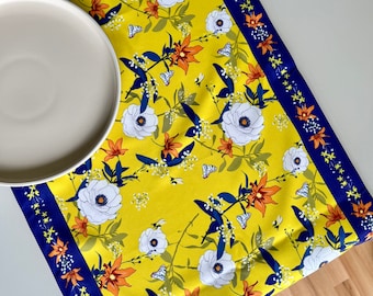 Gele gebloemde tafelloper: keukenlinnendecor (150 x 45 cm)