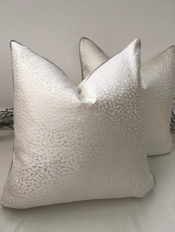 SOPHIE Faux Fur Throw Cushion (50 x 50 cm) - White, Cushions & Throw pillows, Home  Decor