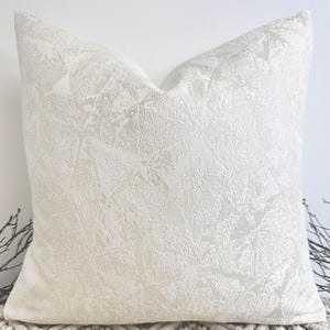 Stil Nr. 2 - Luxus Ivory Textured Kissen, personalisierte Kissenbezug für Sofa oder Bett - Handgefertigt von The Couture Kissen