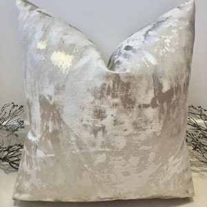 Style No. 32 - Luxus Champagner Dekokissen, Sofa Set, Bettgarnitur, Kissen, handgefertigt von The Couture Pillow