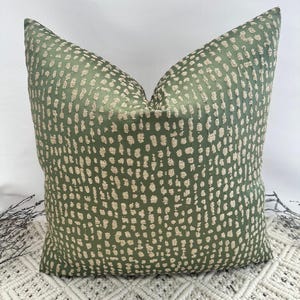 Luxe olijfgroen getextureerde kussen kussensloop met goud metallic glitterpatroon voor bank en bed - stijl 193