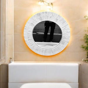 Round Mother of pearl Stone Wall Hanging Mirror Luxurious Modern Design Handmade Artwork Crystal Vanity and Bathroom Interior Decorative