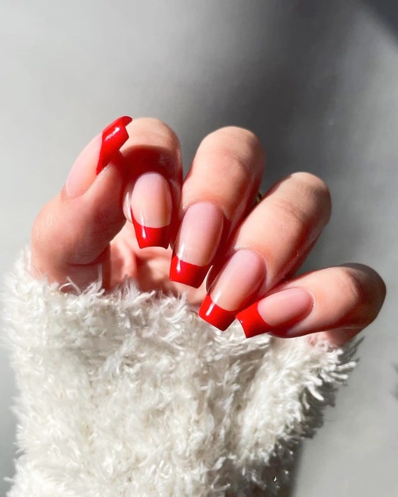 Strawberry Milk Nails Are Quickly Becoming the Hottest Manicure Trend for  Fall 2023 | Glamour