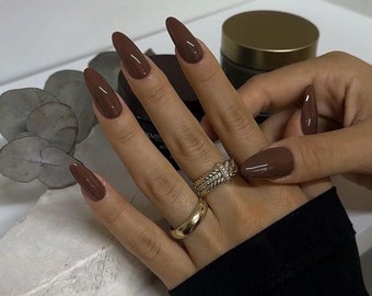 ブラウン ダークチョコレート ロング アーモンド ラグジュアリー