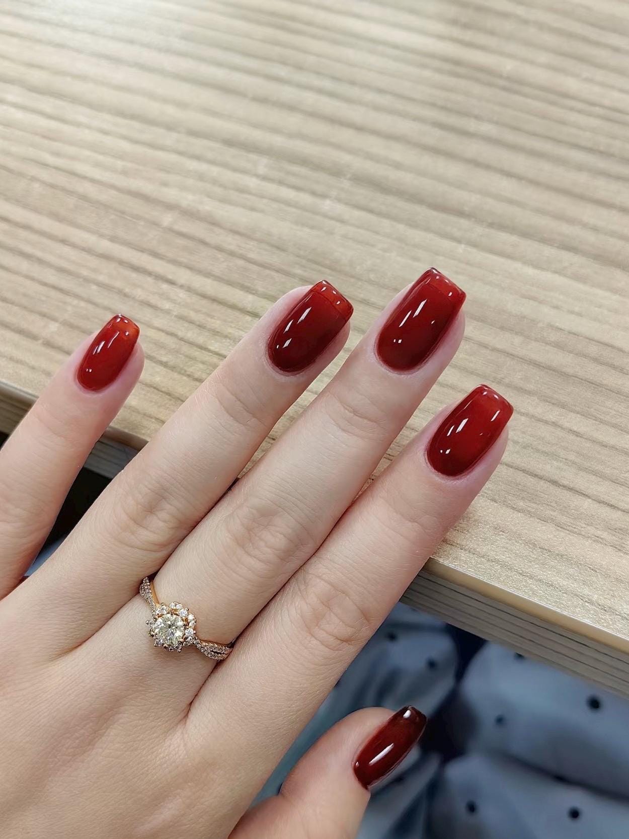 ジュエリーネイルチップ ジェリーバーガンディ、レッドワインレッド、チェリーレッド、ショート