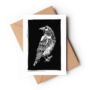 Carte linogravure Raven | Carte de voeux florale botanique | folklorique |  Lino |  Carte corbeau beaux-arts | Papier kraft respectueux de l'environnement