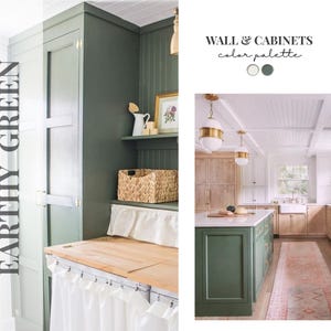 Peut inclure: Une palette de couleurs avec le texte EARTHY GREEN et WALL & CABINETS color palette. Elle pr&eacute;sente une cuisine avec des placards vert fonc&eacute;, un plan de travail en bois, des rideaux en tissu blanc, un panier tress&eacute; et un &icirc;lot.
