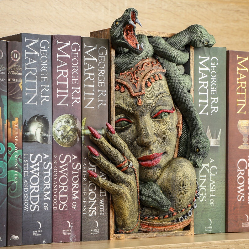 Medusa Book Nook, Tabletop Fantasy Role-Playing Props, Unique Sculptural Bookshelf Decorations For Book Lovers, Halloween And Horror Fans image 2