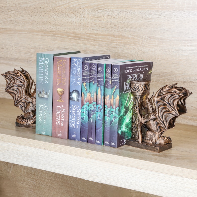 Hand Painted Dragon Bookend Unique Gift for Fantasy Lovers zdjęcie 2