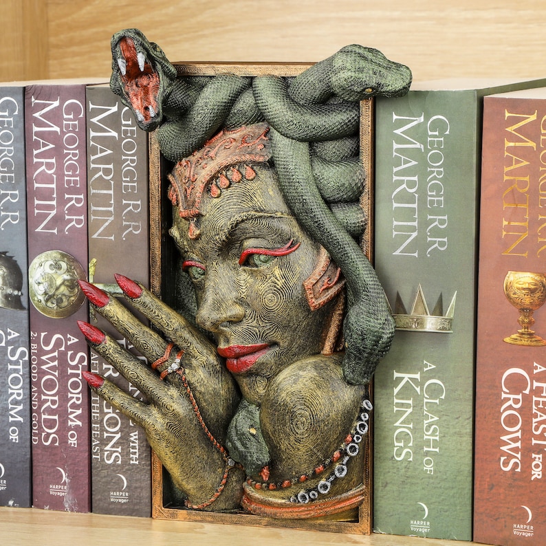 Medusa Book Nook, Tabletop Fantasy Role-Playing Props, Unique Sculptural Bookshelf Decorations For Book Lovers, Halloween And Horror Fans image 1