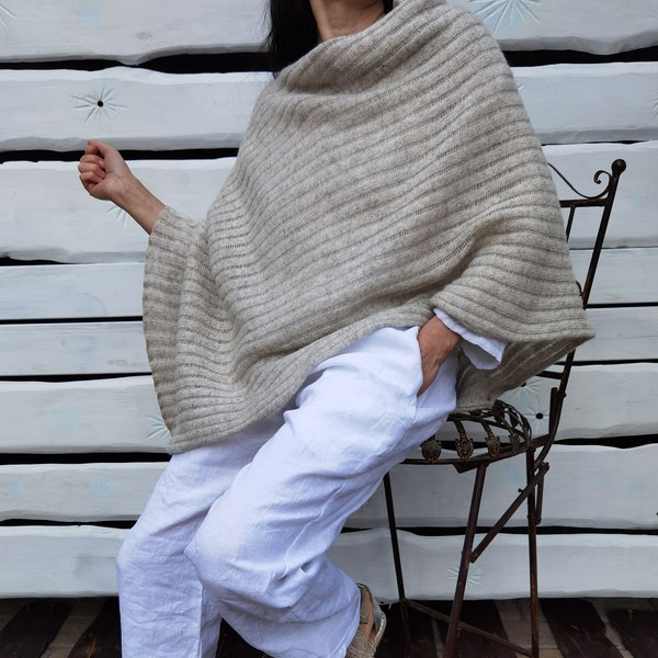 Châle en laine | Poncho tricoté | Châle élégant | Écharpe pour femme | Châle en laine | Écharpe en tricot | Châle blanc cassé | Fait à la main | Cape en laine | Chunky