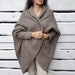 see more listings in the Poncho & Strickjacke section