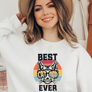 Cat Mom Retro Vintage - Best Cat Mom Ever Sweatshirt - Cat Mom Sweater - Cat Lady Shirts - Cat Gifts For Women - Cat Mom Gifts