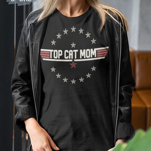 CAT MOM T-SHIRT - Funny Cat Mom Shirt - Novelty Gifts For Cat Mom - Cat Gifts For Her - Cat Mom Gifts - Cat Gifts Mother&#39;s Day