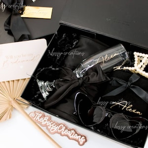 Zwart satijnen gewaad bruidsmeisje voorstel geschenkdoos gepersonaliseerde boho bruiloft partij gunst zal je mijn bruidsmeisje champagne glas sieraden doos