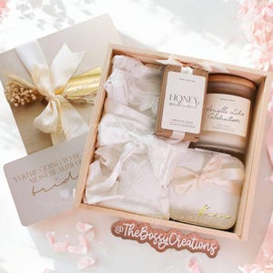 Wooden Bride To Be Gift Box, Bohemian Chic Wedding, Engagement Gift, Boho Bridal Shower Box, Elegant Custom Bridal Gifts, Self Care Box Mrs
