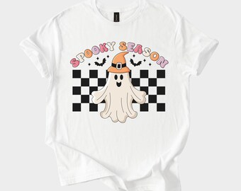 Sweat-shirt à capuche ou sweat-shirt de la saison effrayante, t-shirt d'Halloween fantôme mignon dans un chapeau de sorcière, haut graphique esthétique pastel à carreaux d'automne rétro