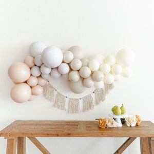 Dunes-Ballongirlanden-Set mit Luftballons in Eierschale, Sand, weißer Schokolade und Rosy Blush für Geburtstag, Babyparty oder Brautparty, Junggesellinnenabschied und mehr