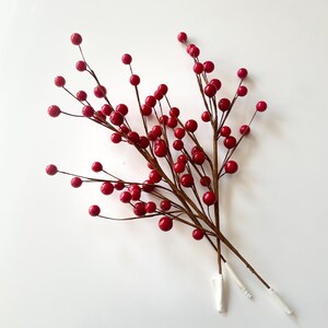 Artificial Holly Berry Stems for Holiday Balloon Garlands and Home Decor