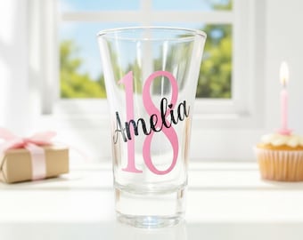 Vaso de chupito personalizado para 18 cumpleaños con caja de regalo. Idea de regalo personalizada para ella/él. Regalos para niña, hija, mejor amiga, recuerdo de hito de edad.