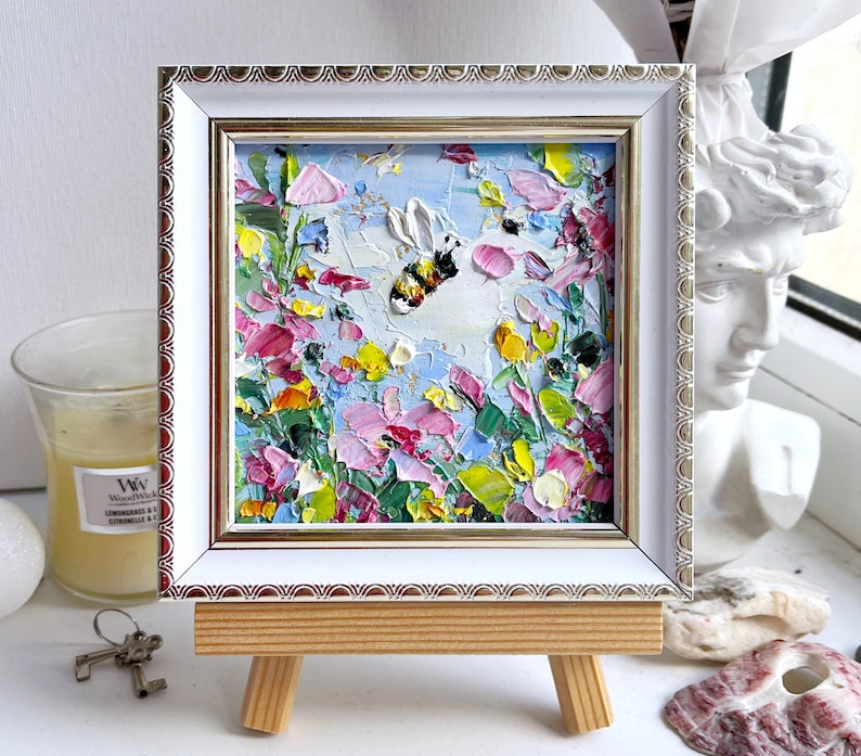 Peinture d'abeilles, oeuvre d'art originale de fleurs d'abeilles, Mini abeille, art mural coloré, empâtement à l'huile de bourdon, petite peinture d'art floral rose 3D image 1