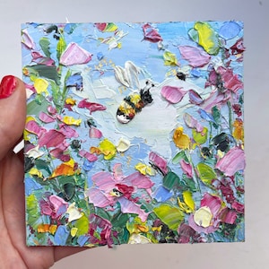 Peinture d'abeilles, oeuvre d'art originale de fleurs d'abeilles, Mini abeille, art mural coloré, empâtement à l'huile de bourdon, petite peinture d'art floral rose 3D Only painting