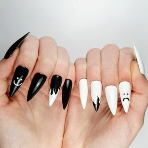 Featured image of post Smiley Face Nails Black And White : Check out my nail art tutorial for happy face nails!