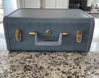 Vtg Retro (taperlite) Overnight Suitcase Luggage No Key Blue.