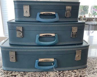 Retro 1960's Blue travel Joy/Suitcase three Piece Set~No Key ~Excellent vintage condition.