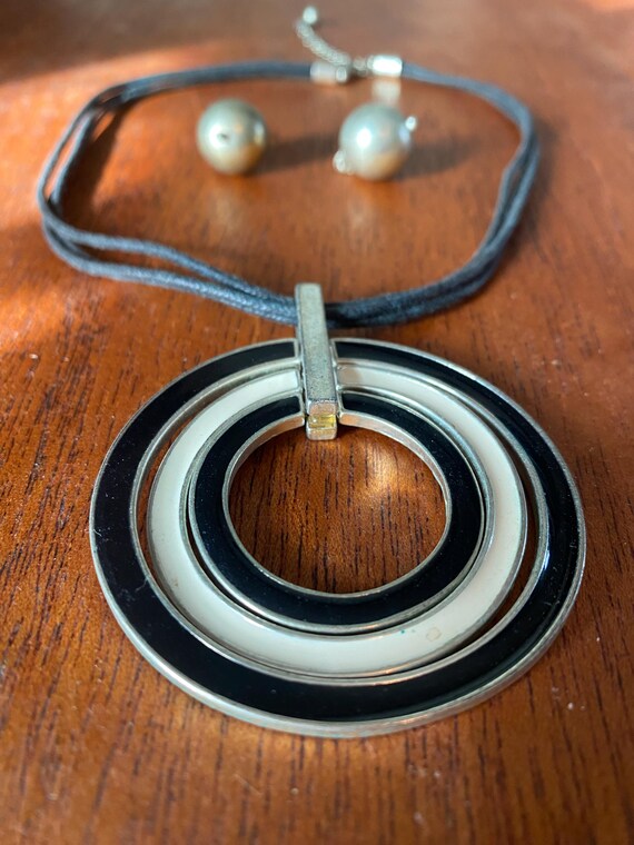 Black/White Circle Shape Boho Chic Set with Pearl… - image 1
