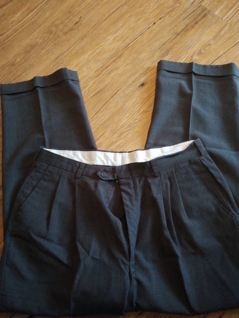 Mens Haggar Black Label dark gray pants 36x28 preowned