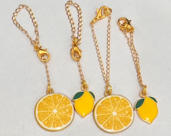 Ciondolo per manico di bicchiere Stanley al limone: accessorio con catena in oro, fetta di limone, limonata, borraccia idroelettrica Brumate