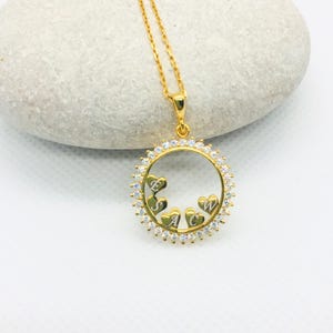 Colar com Inicial Flutuante em Ouro – Prata de Lei 925 – Uma Letra por Coração – Presente Personalizado para a Família