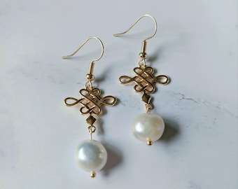 Pearl dangle earrings/Vintage pearl earrings/gold knot pearl earrings/Big baroque pearl earrings/Mother of pearl earrings/Mother's day/