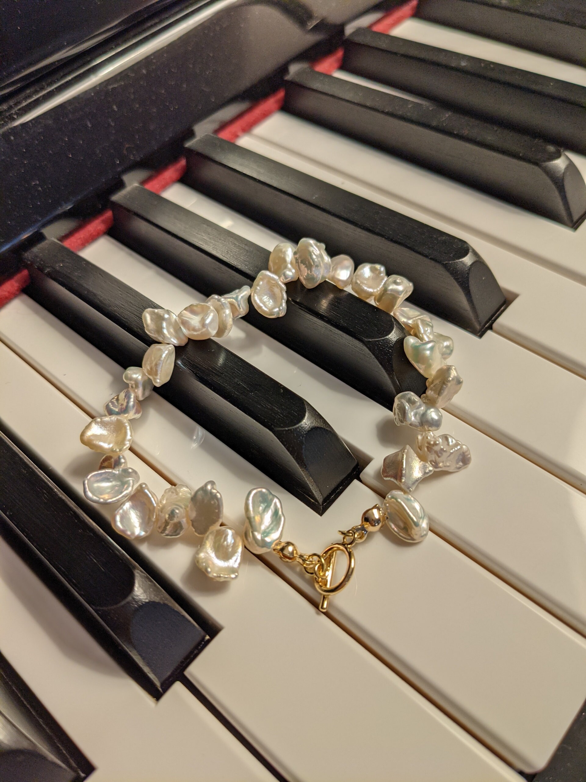 Keshi Pearl Bracelet: White Cornflake Pearls, Toggle Clasp