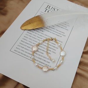 Freshwater flat coin and keshi pearl bracelet/14K gold Baroque pearl bracelet/Coin pearl bracelet/Pearl statement bracelet/Mother's day gift