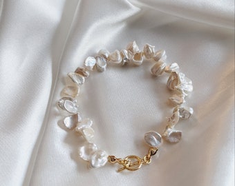 Keshi pearl bracelet/Cornflake pearl bracelet/White pearl bracelet/Pearl bracelet with toggle/Gift for her/Mother's day gift