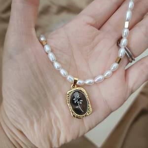 Freshwater pearl necklace with rose tag pendant/Vintage rose tag necklace/Rose necklace/Valentine&#39;s gift/ Gift for her