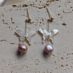 Freshwater pearl butterfly earrings, butterfly dangle earrings, Cultured pearl long dangle earrings, pearl drop earrings, shell butterfly