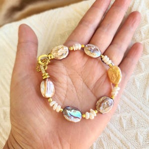 Baroque pearl bracelet, Timeless Boho jewelry, Bridal pearls, Flat coin pearls, purple iridescent freshwater pearl bracelet, Clover clasp