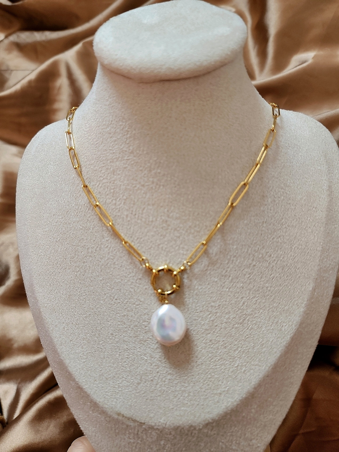Mother-of-Pearl Heart Pendant and Paperclip Chain, 14K Yellow Gold