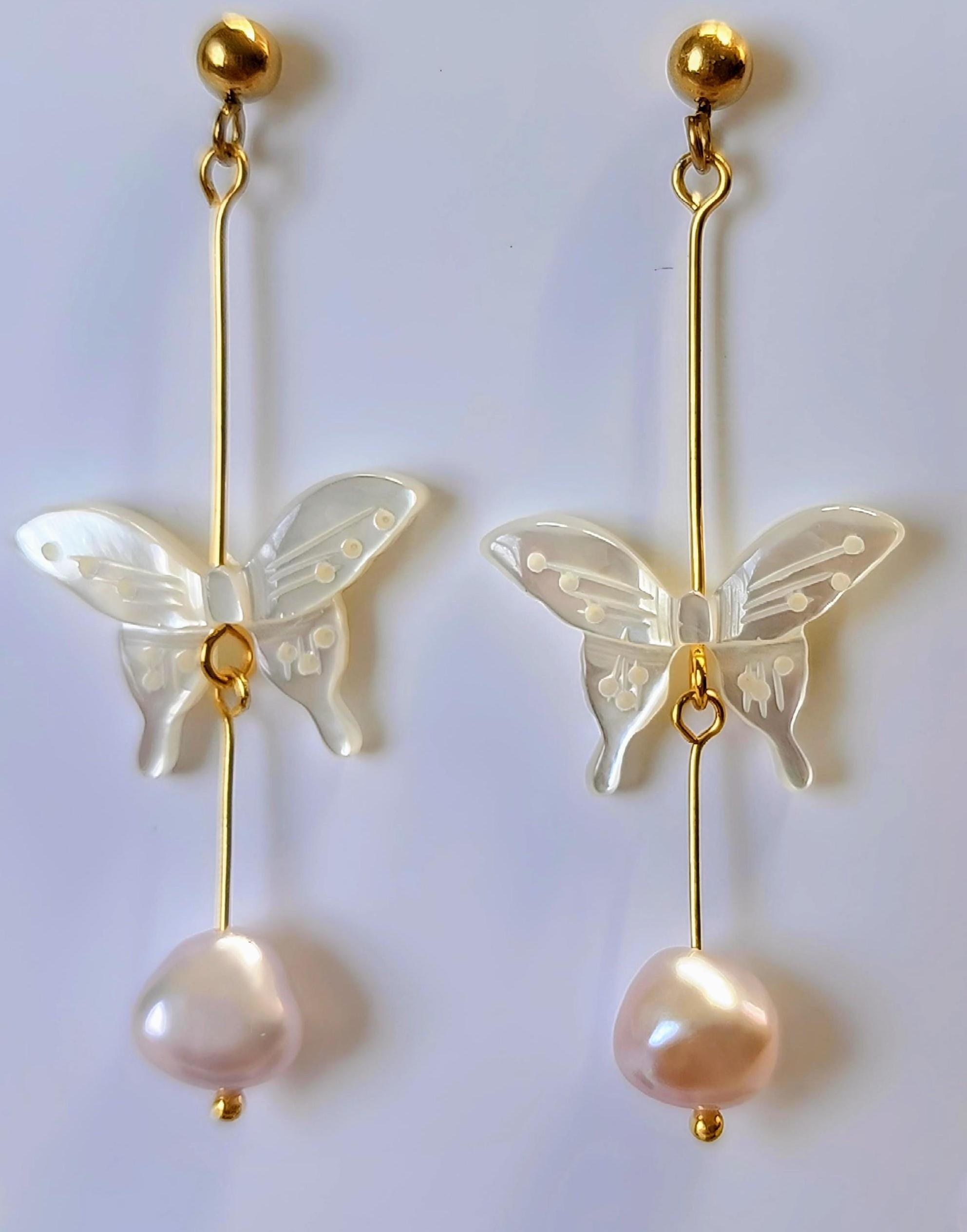 Boucles D'oreilles Anciennes Pendantes - Forme Papillon émaillé Avec Perles Et Pierres Roses - Alliage Bronze - Occasion Parfait état