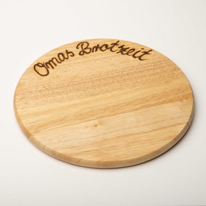 Breakfast board round natural with desired inscription